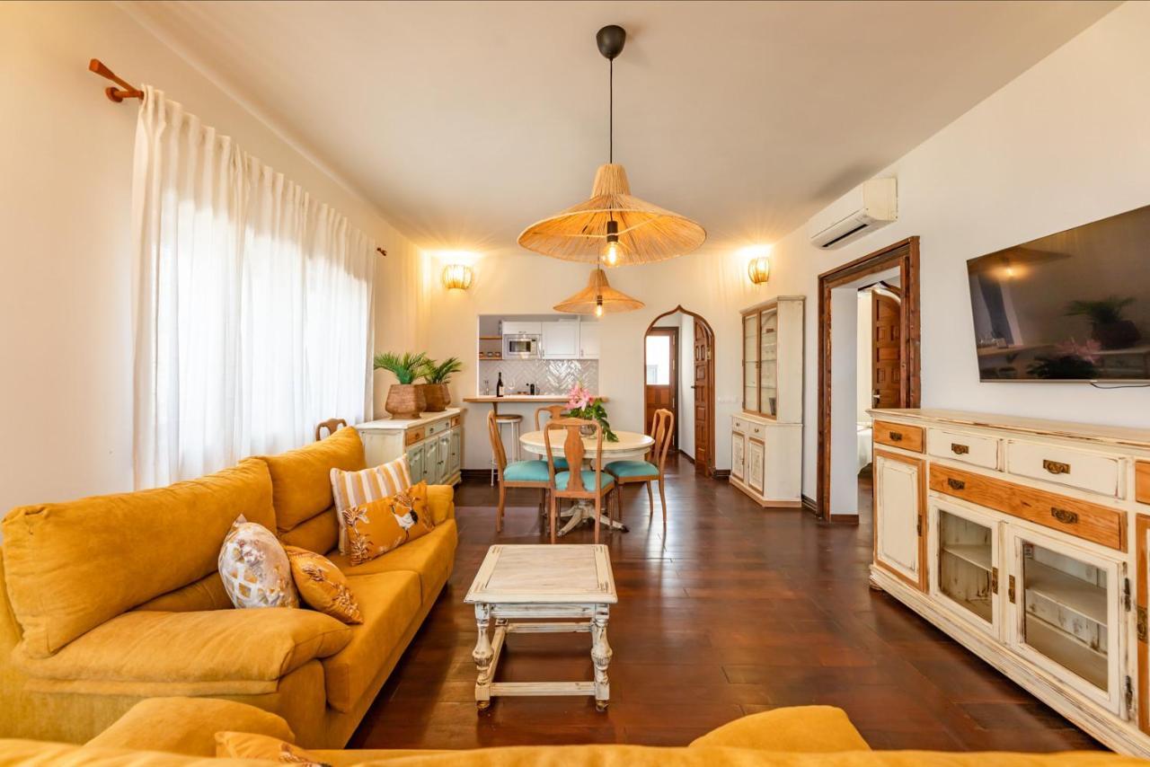 Villa Corralejo Bay Beachfront Corralejo By Holidays Home Exterior foto