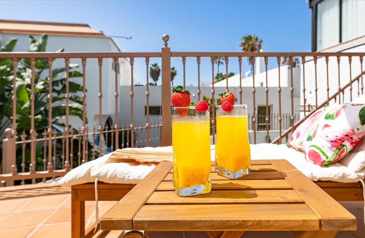 Villa Corralejo Bay Beachfront Corralejo By Holidays Home Exterior foto